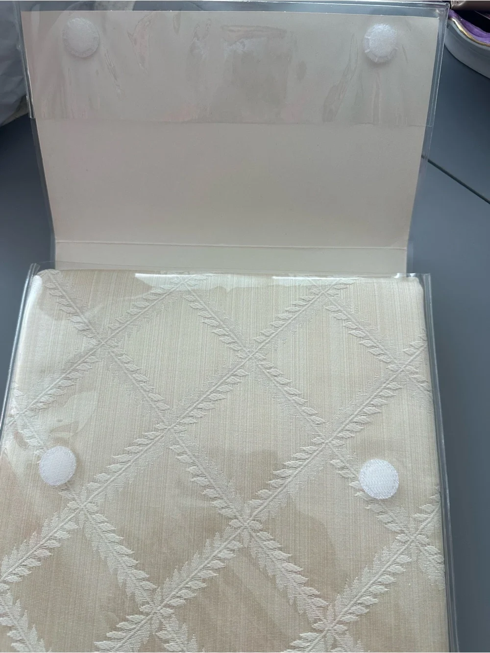 NEW Lenox Pearl JacquardTablecloth 70